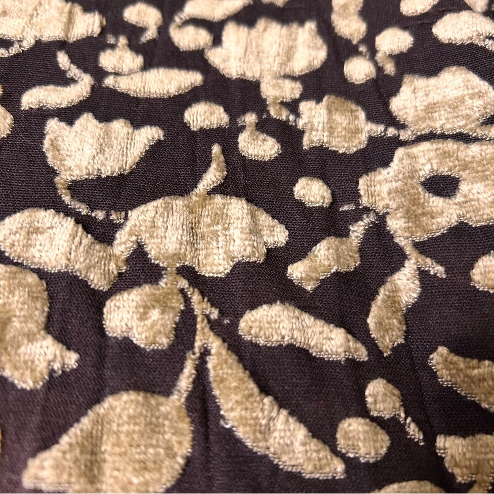 New York & Company Retro Brown and Gold Floral Top - Size Medium - Picture 8 of 10